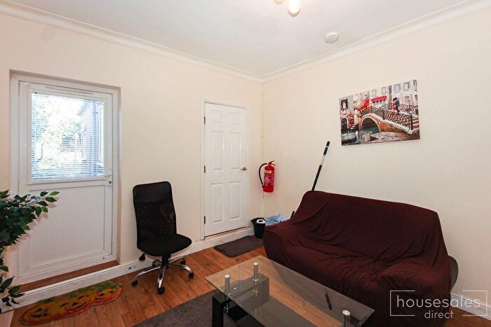 4 Bedroom End Of Terrace House For Sale In Carmelite Road, Coventry, CV1