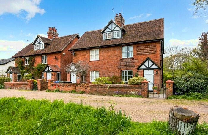 3 Bedroom Terraced House For Sale In Golden Ball Lane, Maidenhead, Berkshire, SL6