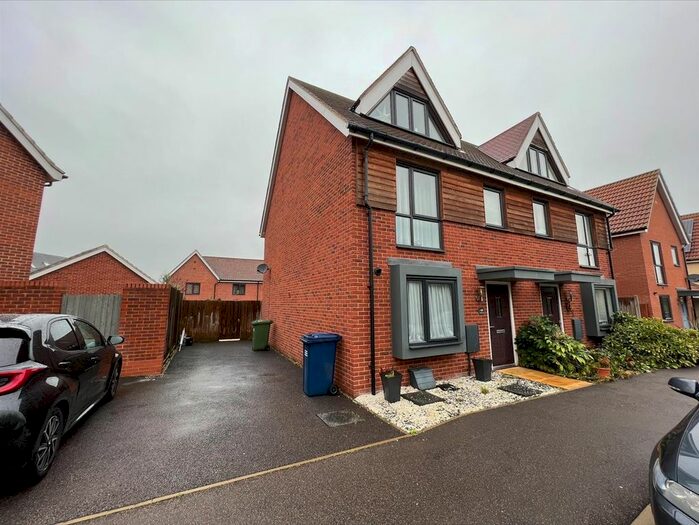 3 Bedroom Property To Rent In Firefly Road, Upper Cambourne, Cambridge, CB23