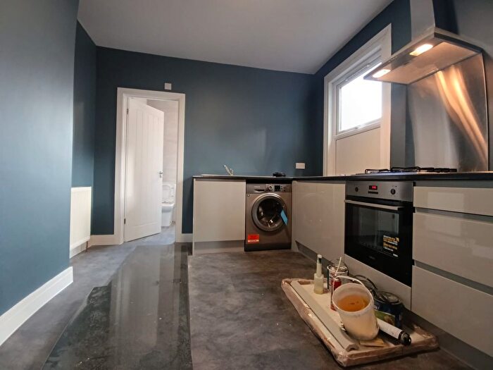 2 Bedroom Flat To Rent In Markhouse Road, Walthamstow, E17