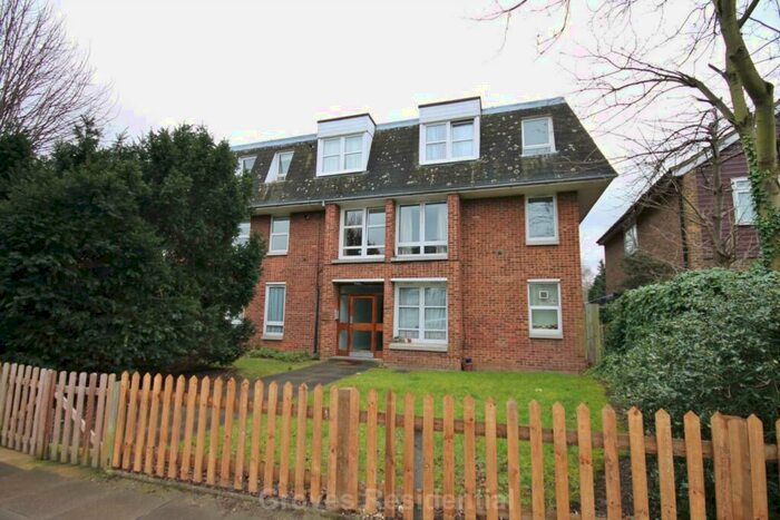 2 Bedroom Flat To Rent In Rodney Road, New Malden, KT3