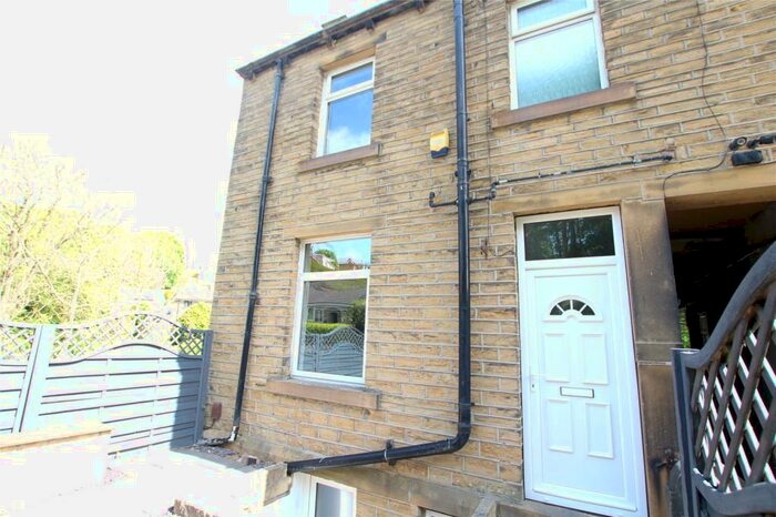 2 Bedroom Terraced House To Rent In Netheroyd Hill Road, Huddersfield, HD2