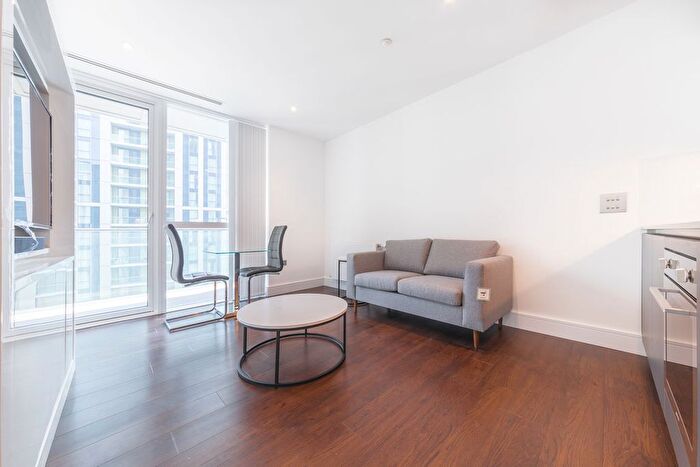 Studio To Rent In Maine Tower, Canary Wharf, London, E14