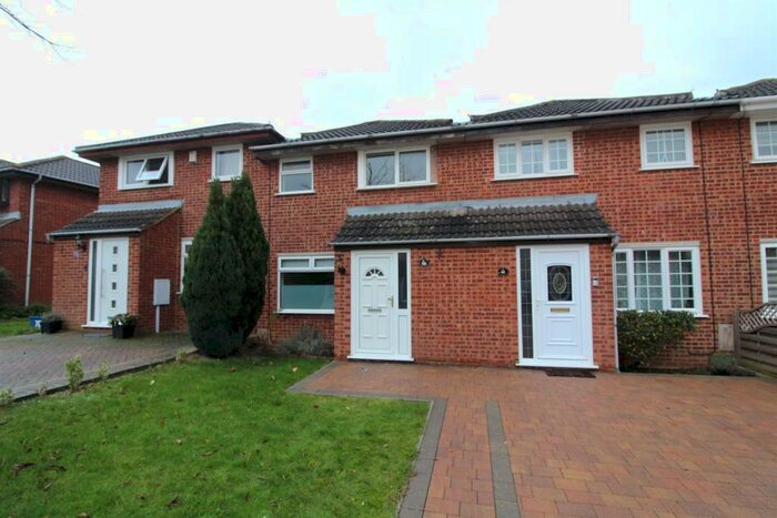 3 Bedroom House To Rent In Braybrooke Drive, Furzton, Milton Keynes, MK4