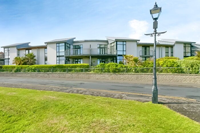 3 Bedroom Flat For Sale In Y Cerigos, Barry, CF62