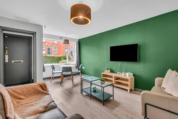 3 Bedroom House To Rent In Hessle Walk, Leeds, LS6