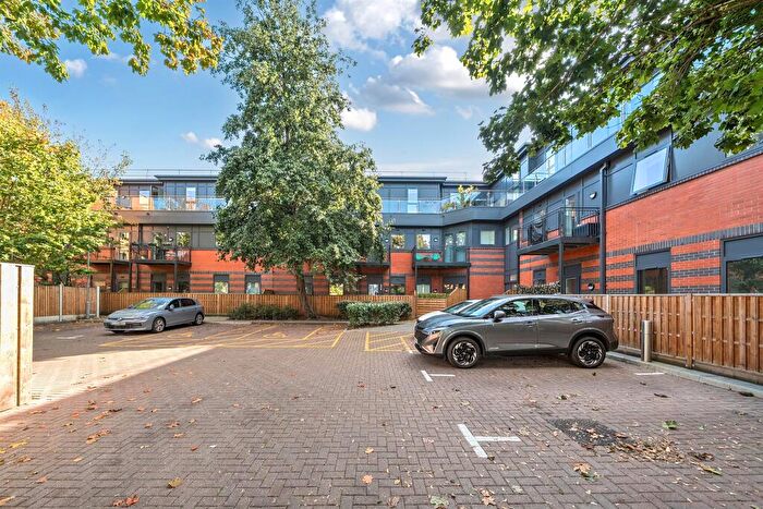 1 Bedroom Apartment For Sale In Clivemont Road, Maidenhead, SL6