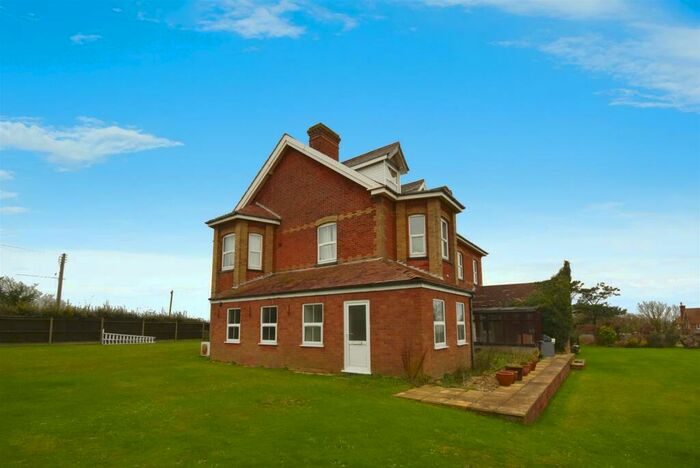 1 Bedroom Flat To Rent In Mundesley Road, Trimingham, NR11