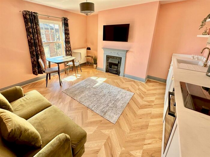 1 Bedroom Flat To Rent In Market Place, Market Weighton, York, YO43