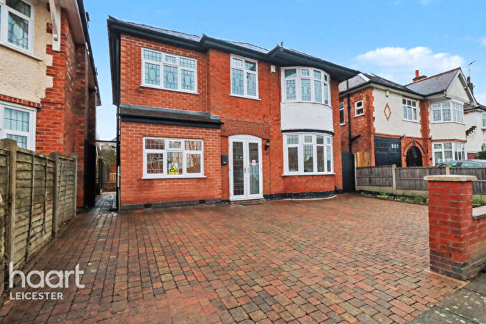 4 Bedroom Detached House For Sale In Hilders Road, Leicester, LE3