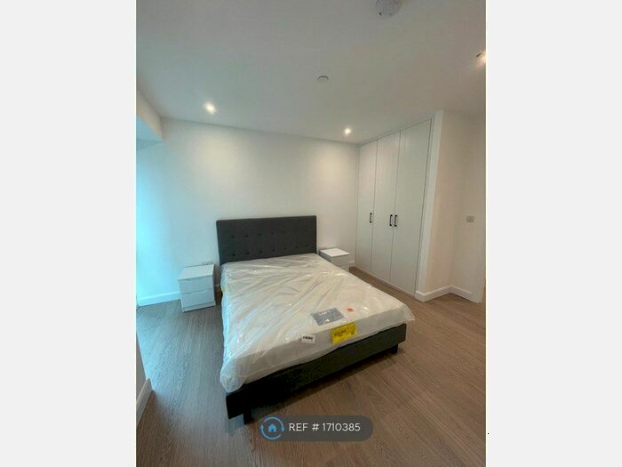 1 Bedroom Flat To Rent In Galleria House, London, E16