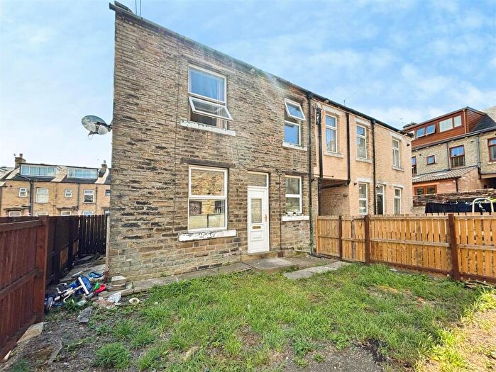 2 Bedroom Terraced House For Sale In St. Stephens Road, Bradford, &Ex, BD5