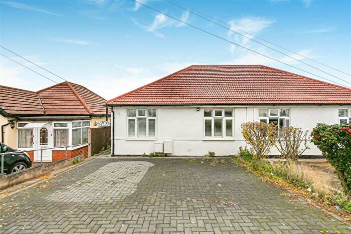 3 Bedroom Semi-Detached Bungalow For Sale In Clarkes Avenue, Worcester Park, KT4