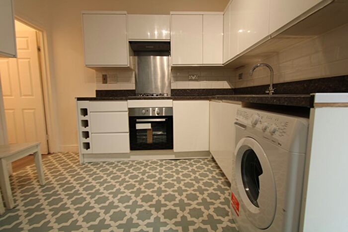 3 Bedroom Flat To Rent In Miller Road, Colliers Wood, SW19
