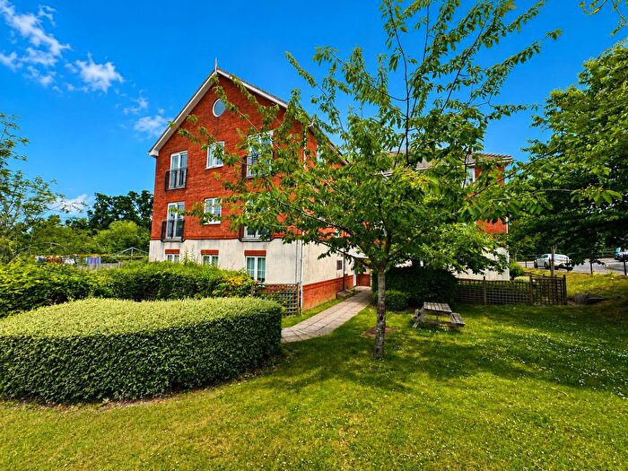 2 Bedroom Flat For Sale In Bursledon Road, Southampton, SO19