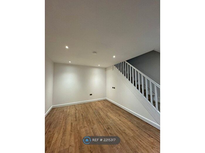 3 Bedroom Terraced House To Rent In Arundel Street, Mossley, Ashton-Under-Lyne, OL5