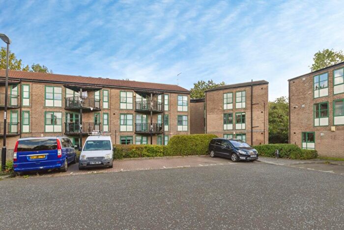 2 Bedroom Flat For Sale In Lumley Close, Washington, Tyne And Wear, NE38