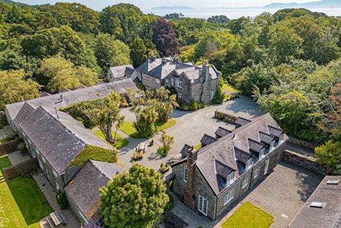 28 Bedroom Country House For Sale In , LL58