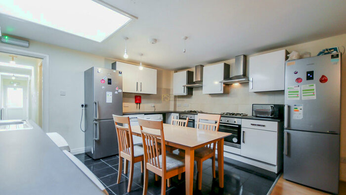 7 Bedroom End Of Terrace House To Rent In Alton Road - Bath Student Property, B29