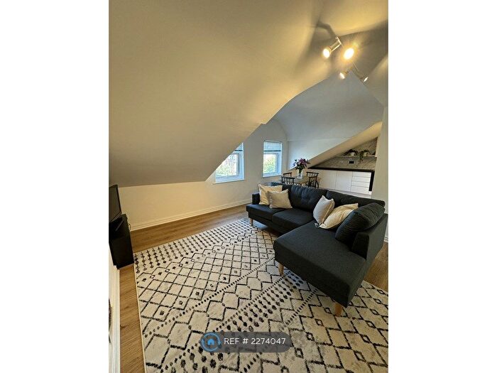 1 Bedroom Flat To Rent In Market Street, Wirral, CH47