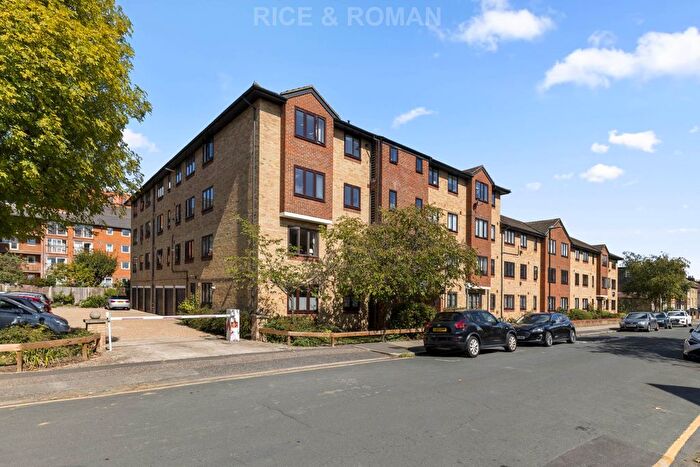 2 Bedroom Flat For Sale In Cloister House, Wimbledon, SW19