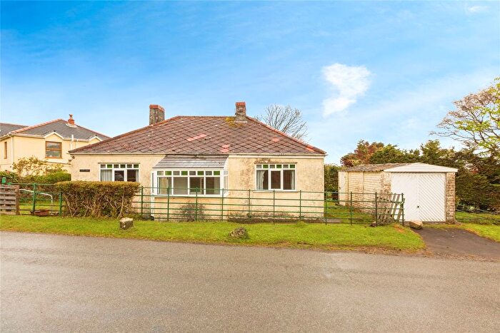 3 Bedroom Bungalow For Sale In Llanmadoc, Swansea, SA3