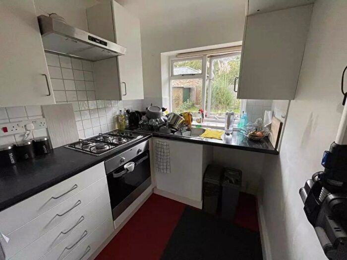 2 Bedroom Flat To Rent In Beverley Gardens, Wembley, HA9