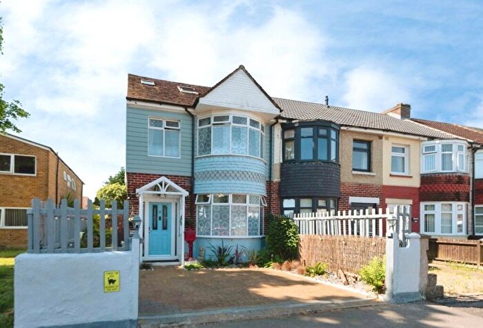 3 Bedroom End Of Terrace House For Sale In Chantry Road, Gosport, Hampshire, PO12