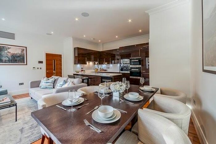 3 Bedroom Flat To Rent In Rainville Road, Hammersmith, W6