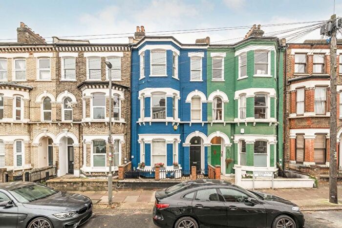 1 Bedroom Flat To Rent In Strathblaine Road, London, SW11