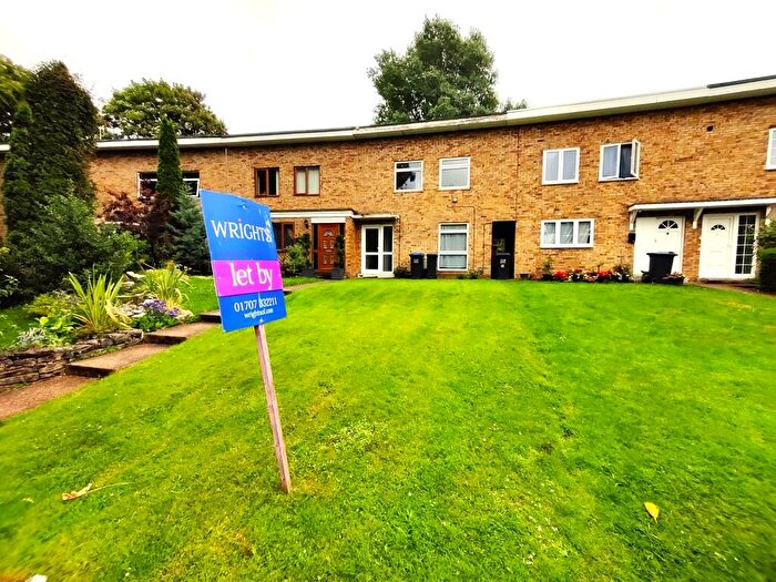 3 Bedroom Terraced House To Rent In Honeysuckle Gardens, Hatfield, AL10