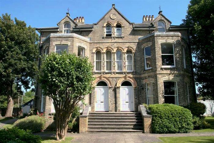 1 Bedroom Apartment To Rent In Elm Grove Road, Salisbury, SP1