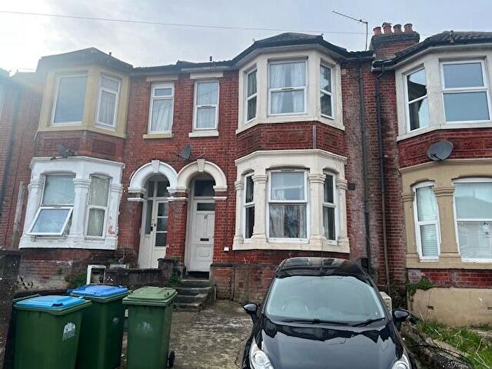 1 Bedroom Flat To Rent In High Road, Southampton, SO16