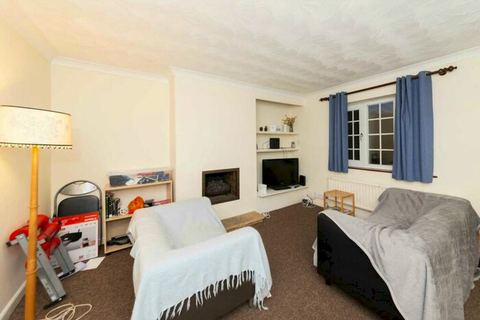 4 Bedroom Semi-Detached House To Rent In Canterbury Road, Guildford, GU2