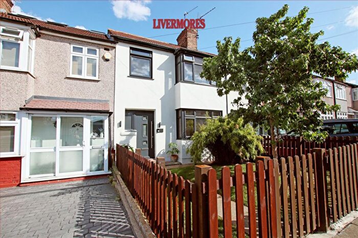3 Bedroom Terraced House For Sale In Dudsbury Road, Dartford, DA1
