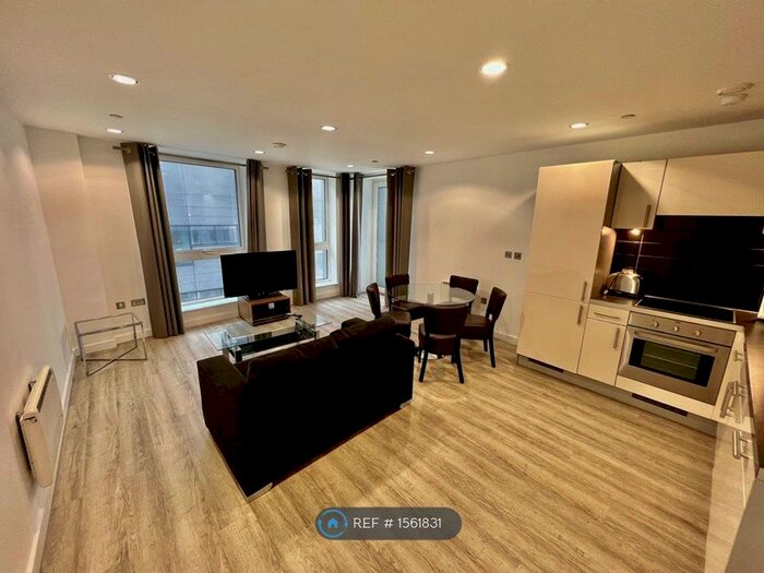 3 Bedroom Flat To Rent In The Heart, Media City Uk, Salford, M50