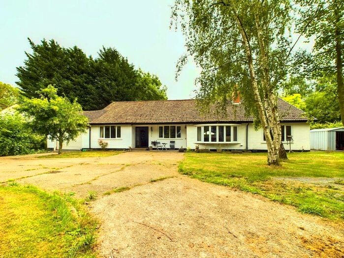 4 Bedroom Bungalow For Sale In Salters Way, South Reston, LN11