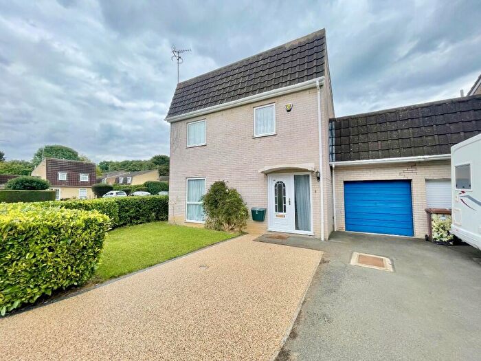 3 Bedroom Link Detached House For Sale In Muskham, South Bretton, Peterborough, Cambridgeshire, PE3