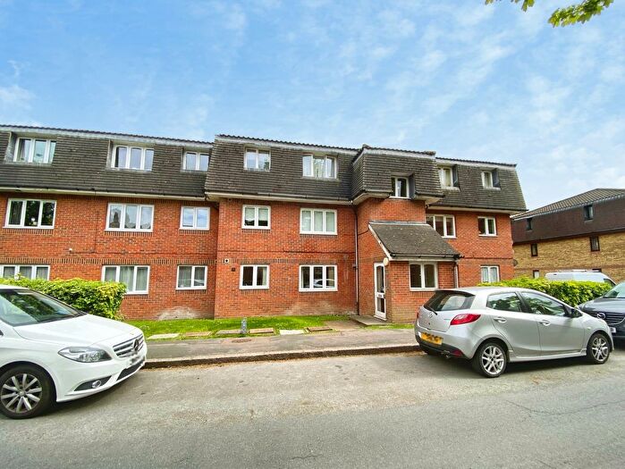 1 Bedroom Flat For Sale In Southwold Road, Watford, Hertfordshire, WD24