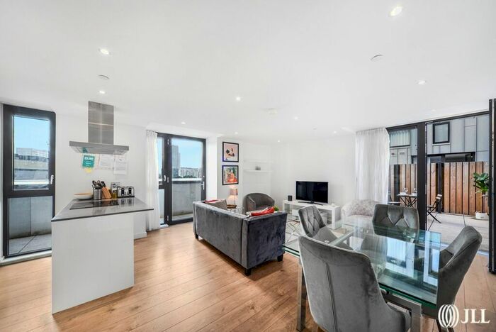 3 Bedroom Flat To Rent In Forrester Way, London, E15