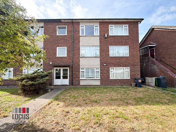 2 Bedroom Flat To Rent In Cadmore Lane, Waltham Cross, EN8