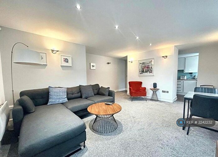 2 Bedroom Flat To Rent In Barton Road, Manchester, M28