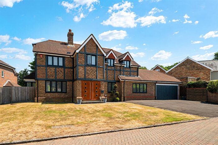 6 Bedroom Detached House For Sale In Beechfield, Banstead, SM7