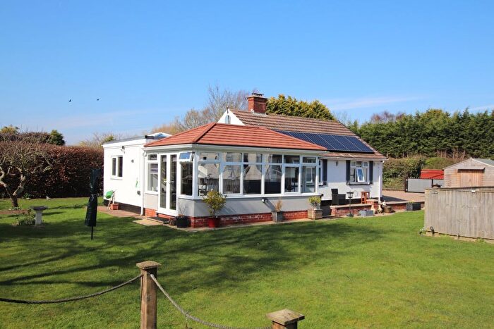 3 Bedroom Detached Bungalow For Sale In Warren Side, North Somercotes, LN11