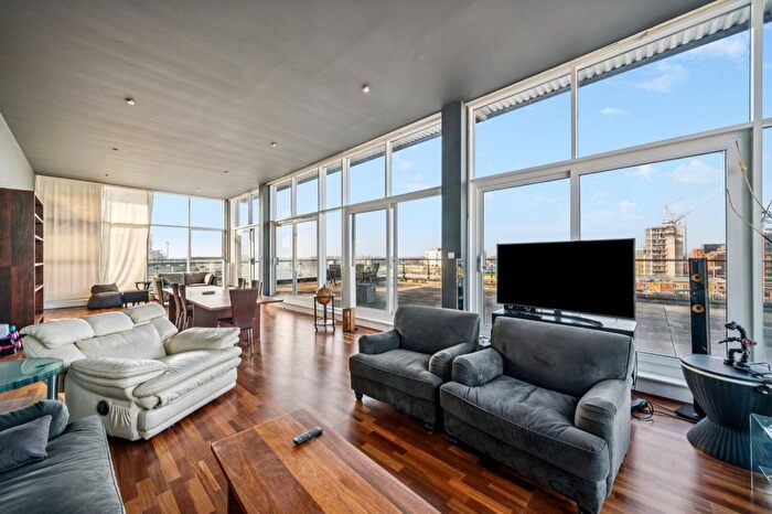 3 Bedroom Flat To Rent In Compass House, Smugglers Way, SW18