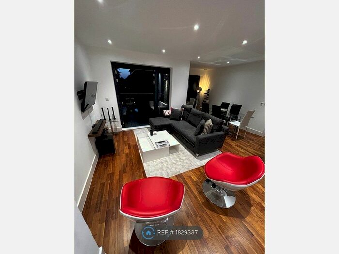 2 Bedroom Flat To Rent In Skylark Court, London, SW15