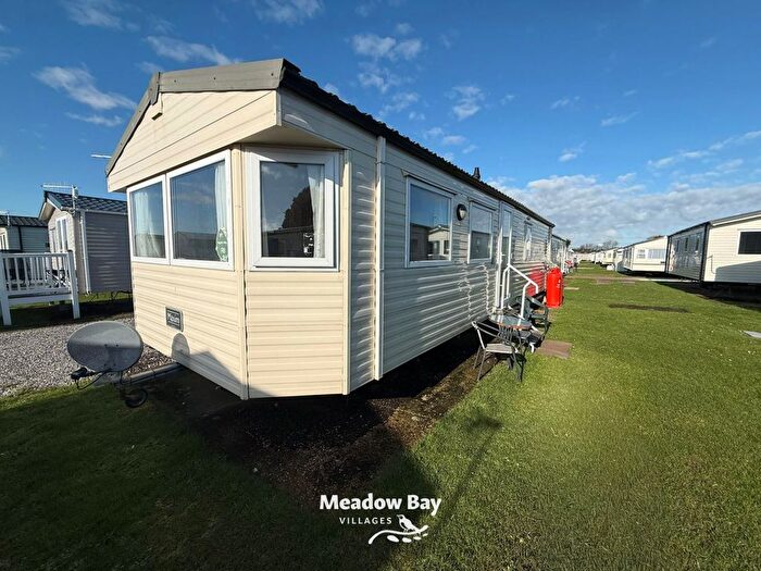 2 Bedroom Mobile/park Home For Sale In Manor Road, Hayling Island, PO11