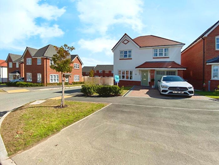 4 Bedroom Detached House For Sale In Cae Onnen, Wrexham, LL11