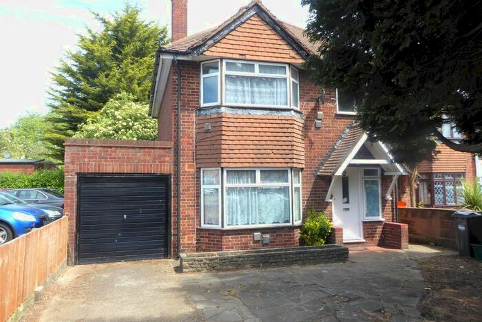 3 Bedroom Detached House To Rent In Speart Lane, Heston, Hounslow, TW5