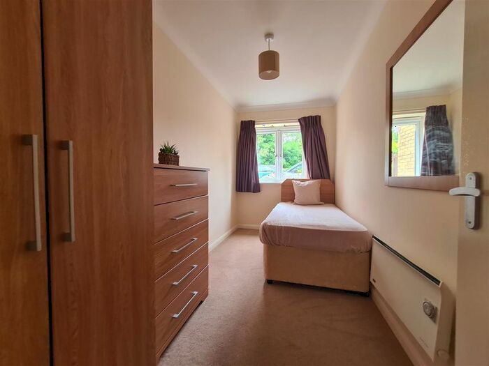 2 Bedroom Flat To Rent In Flat, Abbeyfields, Peterborough, PE2
